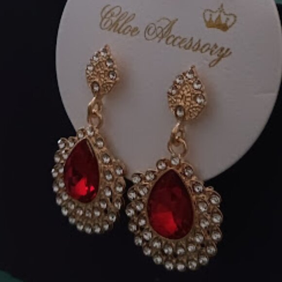 CHLOE ACCESSORY Glamorous Gold Red & Clear Crystal Pear Shaped Drop Earrings~NEW - Picture 2 of 4